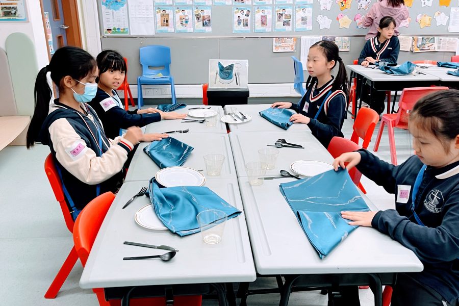 黃巴士｜家長專區｜校園新聞｜將軍澳循道衛理小學模擬人生活動 歷工作交稅與騙案 體驗3小時濃縮人生