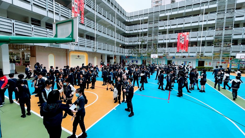 hkbt｜小學教育｜將軍澳循道衛理小學 「模擬人生」活動 學生要打工交稅 仲會遇詐騙 