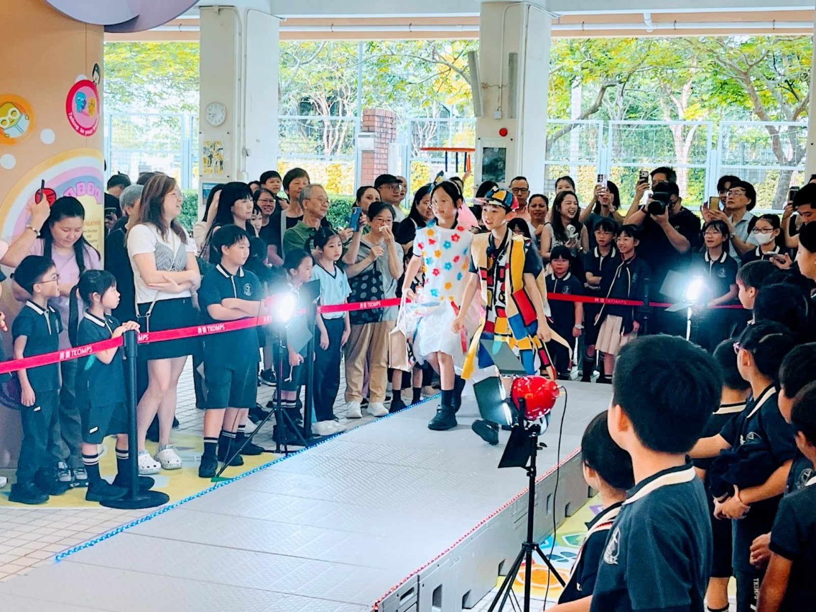 香港01|教育|中小學校園|校園天地|《幾何狂想 Catwalk Show》 培育AI時代核心素養